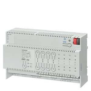 KNX modul s nekoliko prekidača i priključaka za upravljanje i automatizaciju električnih uređaja u zgradi.
