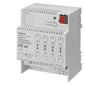 Sivi Siemens KNX 8-kanalni preklopni aktor-modul s više kontrolnih tipki i LED indikatorima za automatizaciju zgrada.