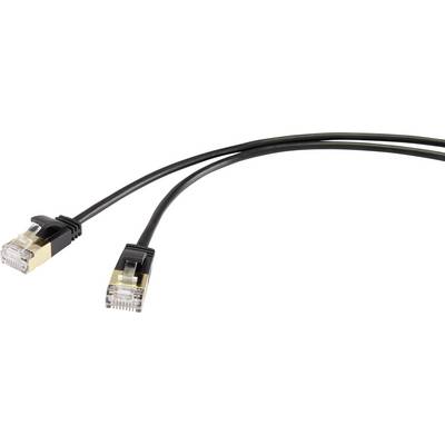 Crni Ethernet kabel s dva RJ45 priključka na krajevima, korišten za internetske i mrežne povezivosti.