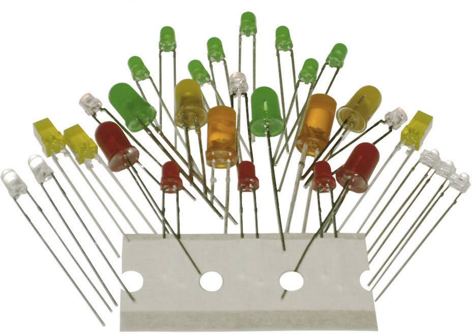 Različite obojene LED diode: crvena, zelena, žuta i prozirna. Stoje okomito s dugim priključcima, učvršćene na bijelom nosaču.