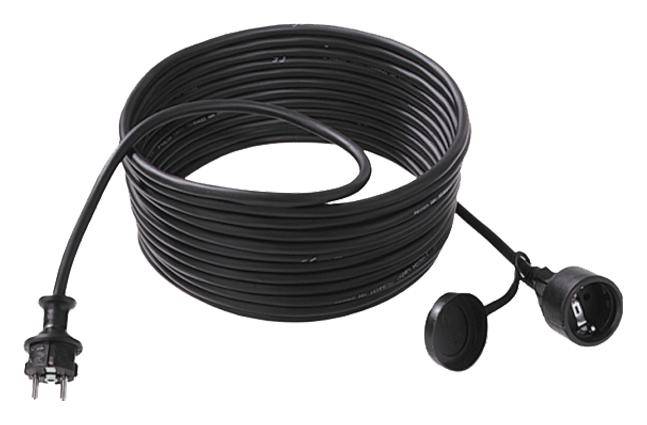 Dugi, namotani crni produžni kabel s utikačem i utičnicom, pogodan za vanjsku upotrebu.