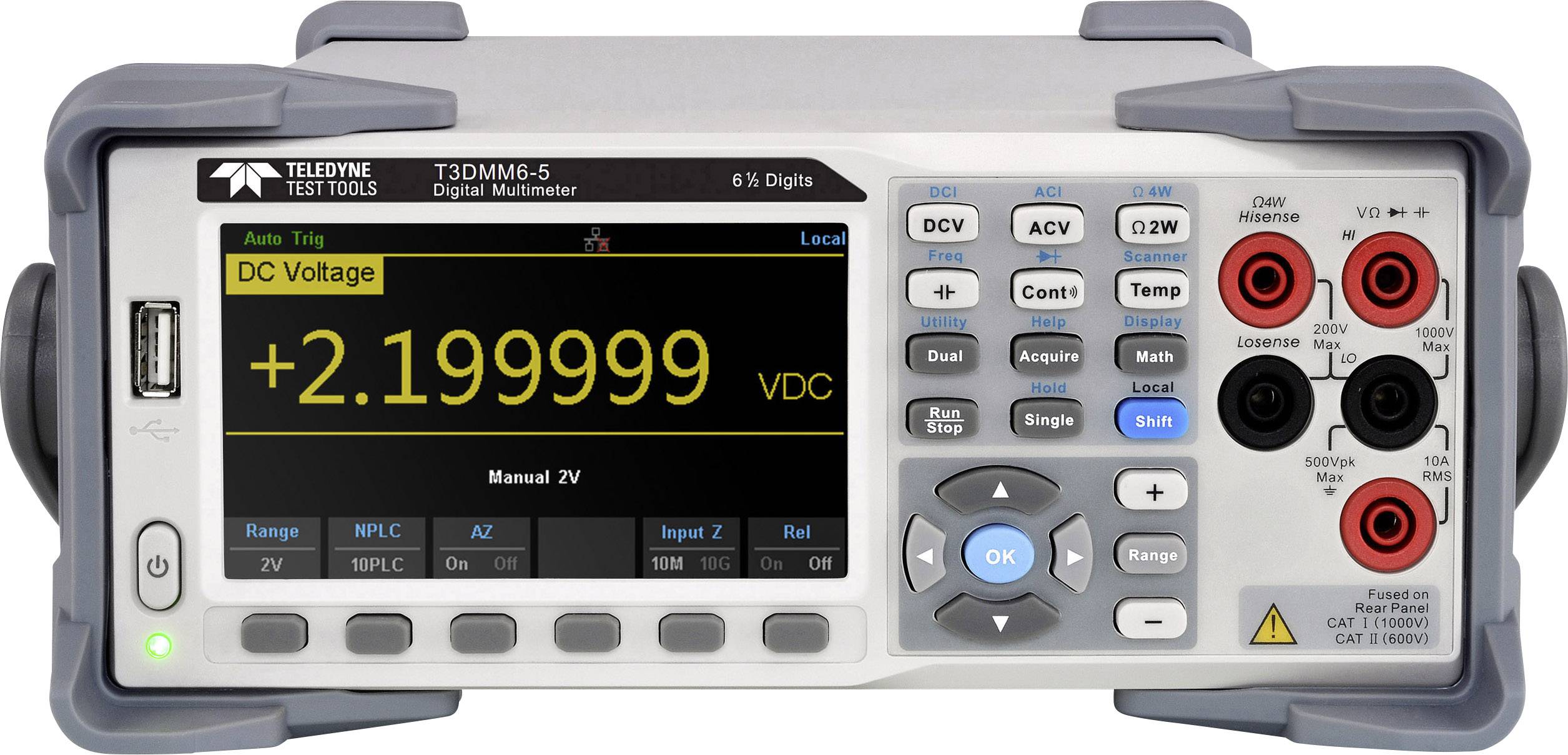 Digitalni multimetar na zaslonu prikazuje napon od +2,199999 VDC. Ima mnogo tipki za različite mjerne funkcije.