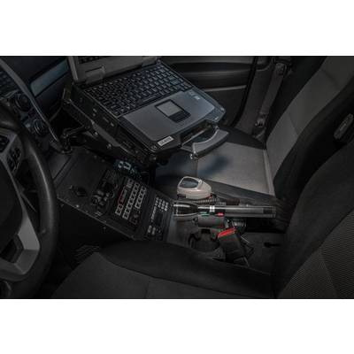 Laptop i radio-uređaji instalirani u policijskom vozilu; prikazuje tehnologije za komunikaciju i pristup podacima tijekom patrole.