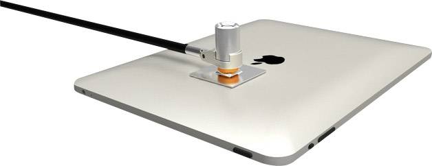 Srebrni tablet drži robotska ruka s metalnim nastavkom, dok se obrađuje ili testira.