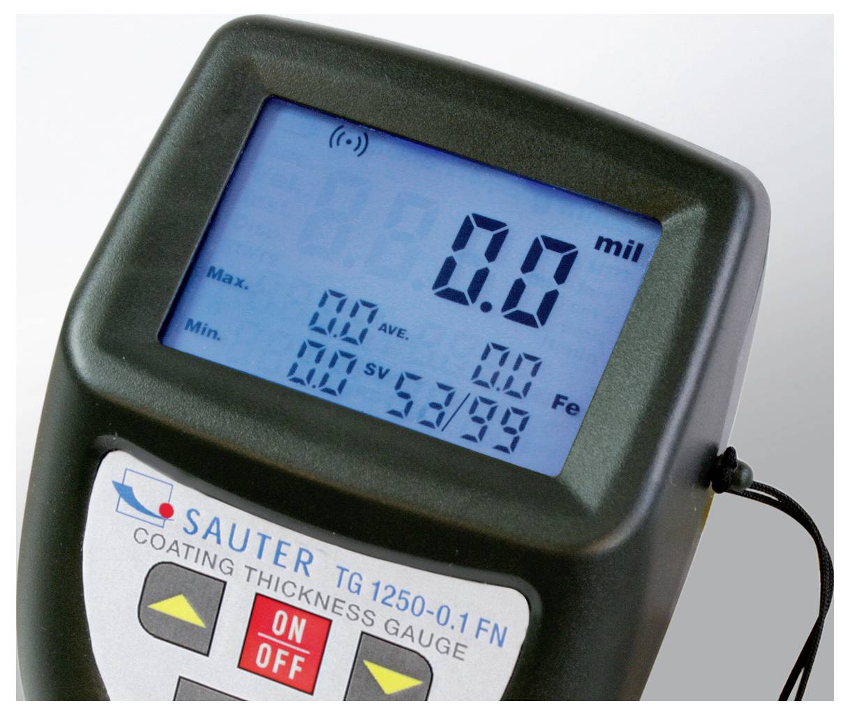 Digitális eszköz rétegvastagság méréséhez kék kijelzővel. Értékeket 'mil' egységben mutatja. Gyártó 'Sauter', modell 'TG 1250-0.1 FN'.