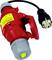 Egy piros, ipari dugvilla védősapkával és fekete hálózati kábellel. Alkalmas nagyfeszültségű alkalmazásokhoz, robusztus kivitel.