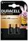 Két Duracell CR2 lítium elemmel csomag, rózsaszín kabátban lévő maskottal, aki egy elemet tart. Szöveg: „Hosszú élettartam garantált".