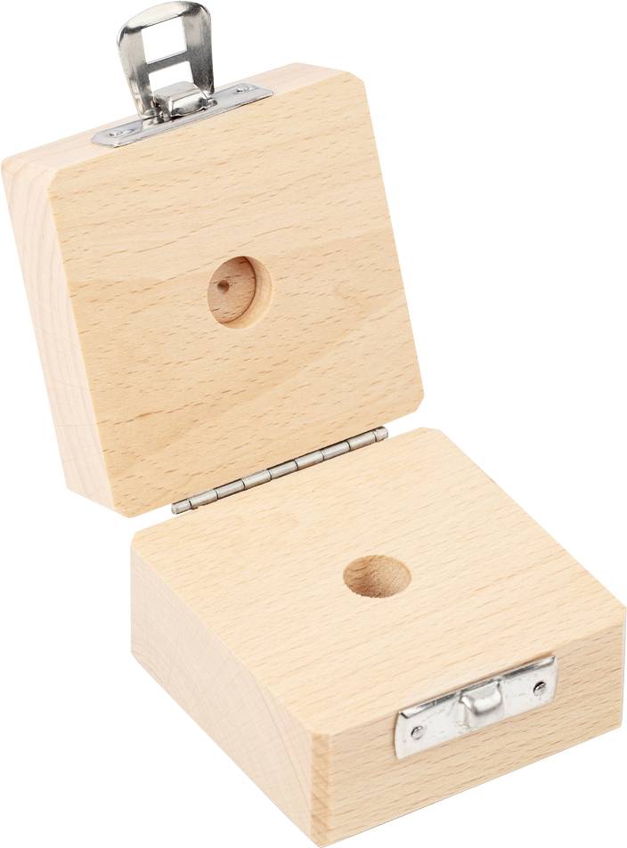 Fa láda zsanérral és zárral, belül két lyukkal.