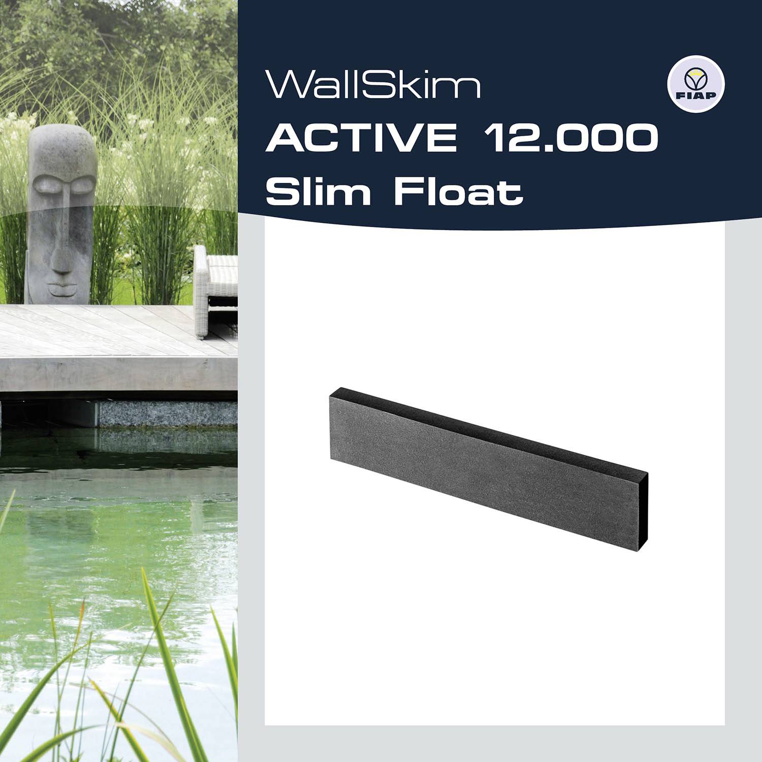 A grafikai hirdetés egy modern kőterméket mutat egy tó és egy szobor mellett, amelyen a 'WallSkim ACTIVE 12.000 Slim Float' felirat szerepel.