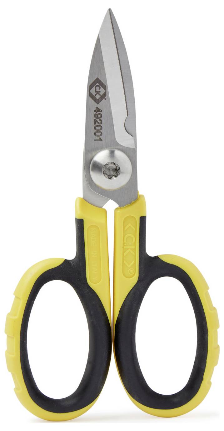 Egy sárga-fekete olló fém pengékkel függőlegesen van bemutatva. Csúszásmentes markolattal és strapabíró kivitelezéssel rendelkezik.
