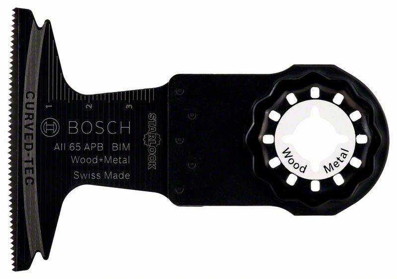 Egy fekete Bosch-fűrészlap fára és fémre, 'CURVED-TEC' felirattal, méretskálával és 'Swiss Made' jelzéssel.