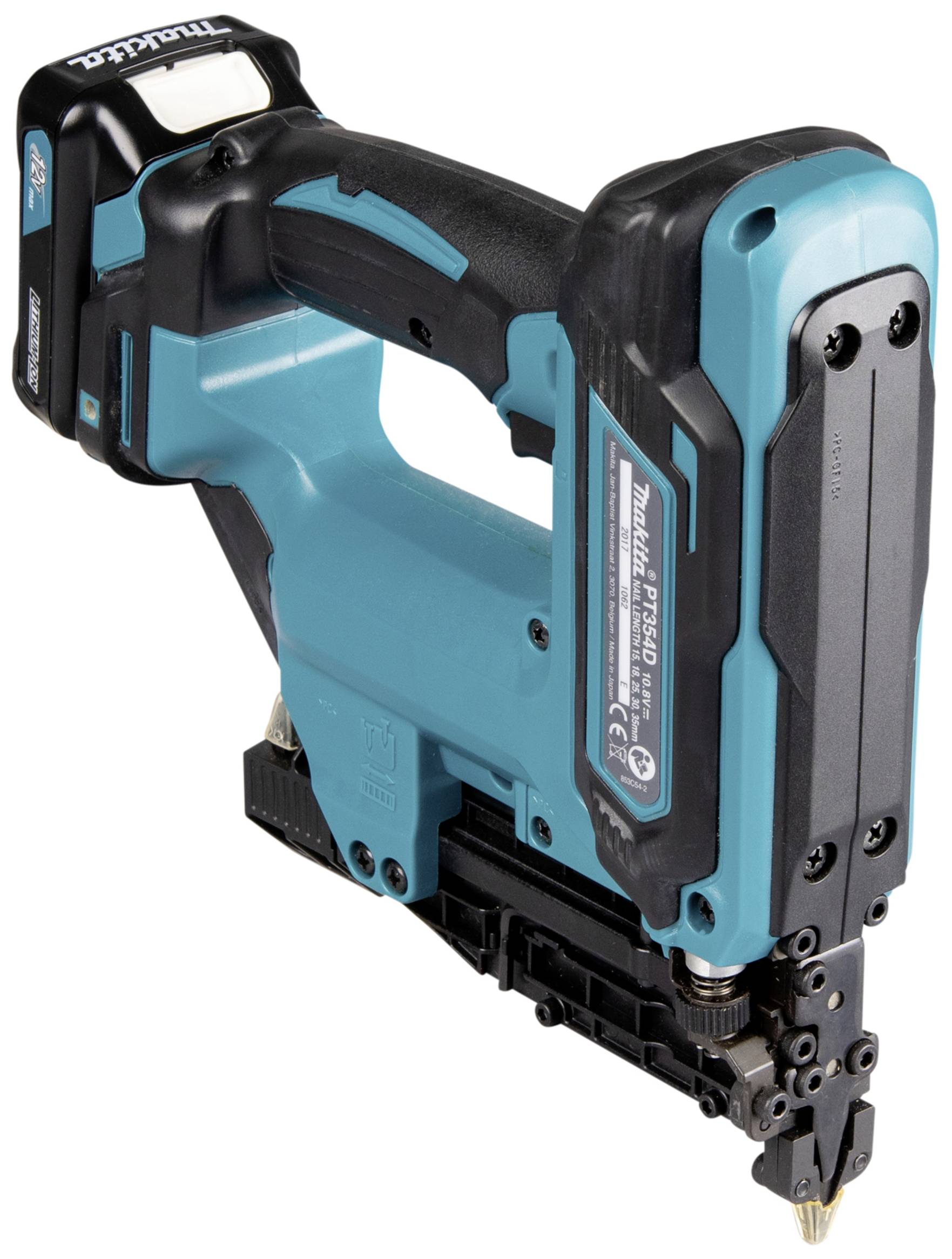 Egy türkiz-kék színű, fekete markolatú, vezeték nélküli tűzőgép akkumulátorral. Könnyű rögzítési munkákhoz tervezve.