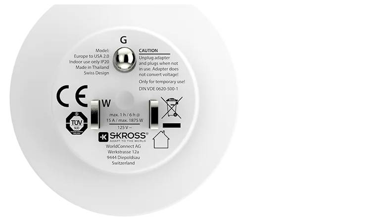 Kerek adapter hátoldala CE- és TÜV-tanúsítvánnyal. Tartalmazza a modell- és gyártói adatokat, valamint biztonsági figyelmeztetéseket.