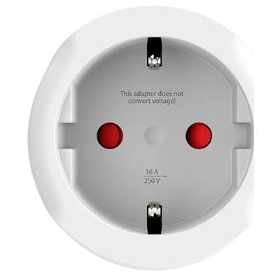 Ez az adapter nem alakítja át a feszültséget.' Kerek csatlakozóaljzat két piros érintkezőnyílással. A szöveg az áramerősséget mutatja: 16 A, feszültség: 250 V.