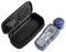 Kék borítású és kijelzős digitális fénymérő, amely '0.0' értéket mutat; mellette egy fekete, nyitott védőtok.