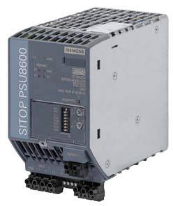 Egy Siemens SITOP PSU8600 tápegység, szürke házzal és kék elemekkel, csatlakozókat és kezelőgombokat mutat az elején.