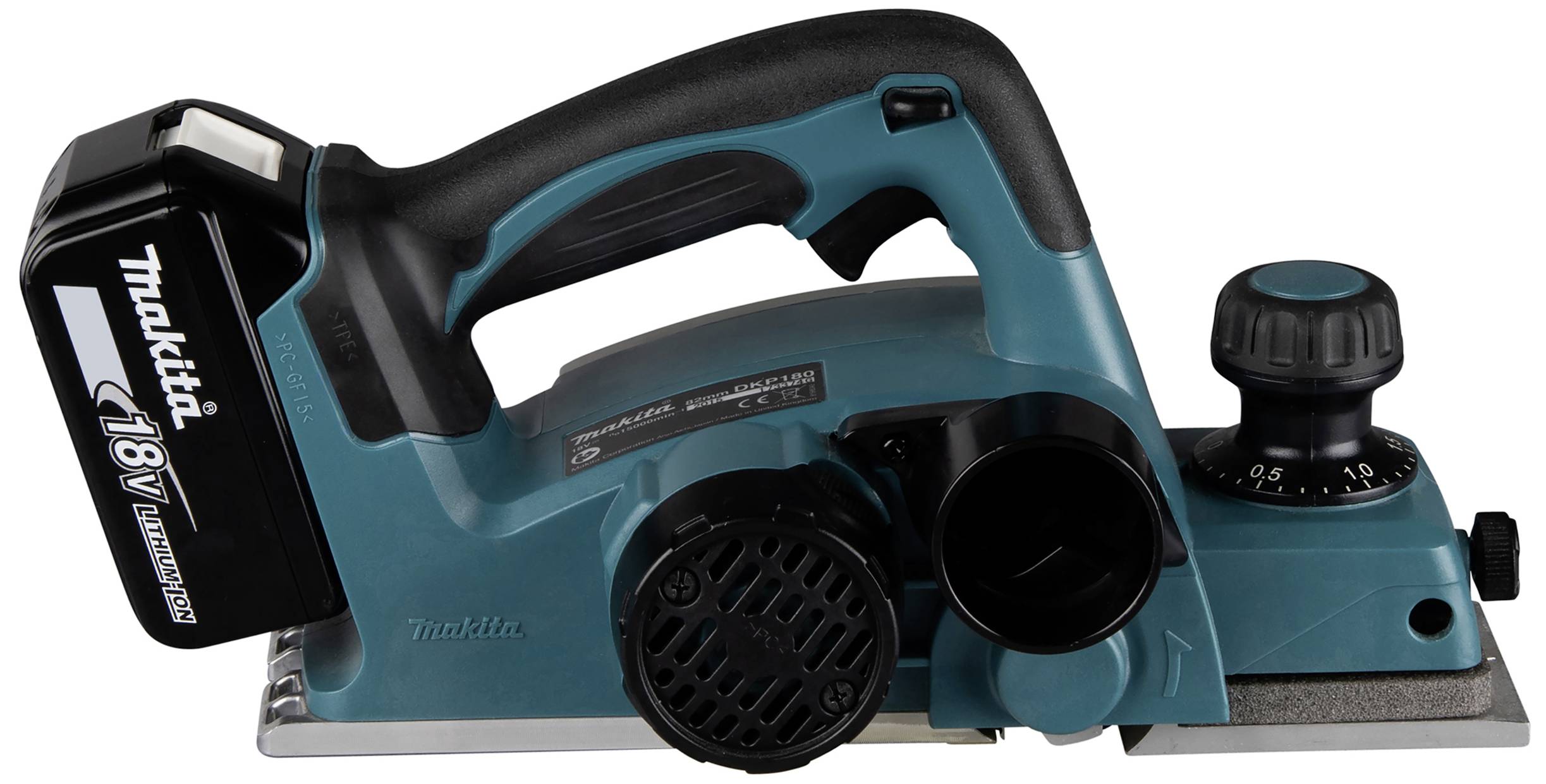Egy türkiz és fekete, vezeték nélküli elektromos gyalu, fogantyúval, mélységállító tárcsával és az oldalán elhelyezkedő akkumulátorral.