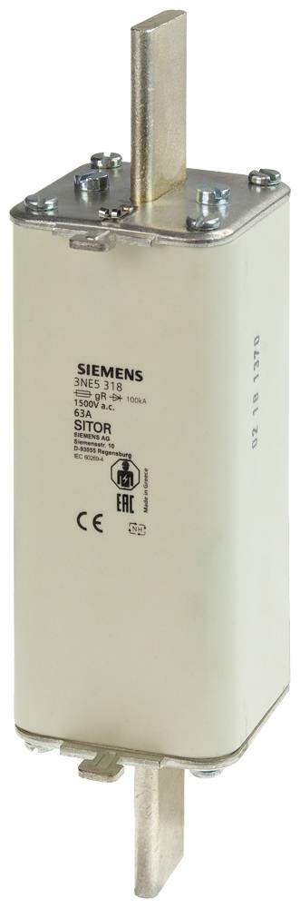 Egy nagy, téglalap alakú Siemens biztosítóbetét fémérintkezőkkel mindkét végén, amely alkalmas elektromos nagyáramú alkalmazásokhoz.