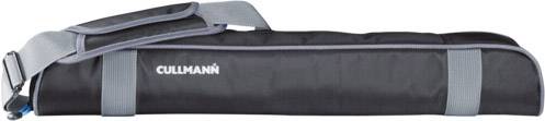 Fekete, párnázott táska szürke hevederrel és az oldalsó 'CULLMANN' felirattal, alkalmas állványok szállítására.