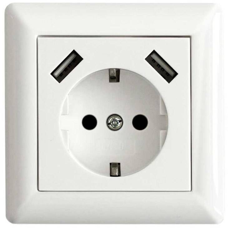 Fehér dugalj két USB-csatlakozóval felül. Szabványos dugvillák és USB-eszközök csatlakoztatására. Tökéletes modern háztartásokba.