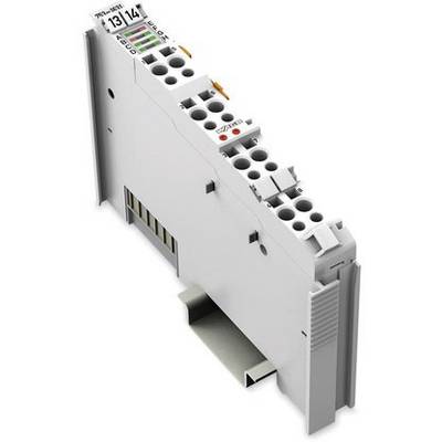 Egy szürke elektronikai modul több csatlakozóhellyel és színesen jelölt csatlakozókkal, fehér háttéren ábrázolva.