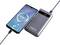 Egy Intenso márkájú powerbank vezeték nélkül tölti a mobiltelefont. A powerbank kijelzője '98', a mobiltelefon kijelzője '71 %'-ot mutat.