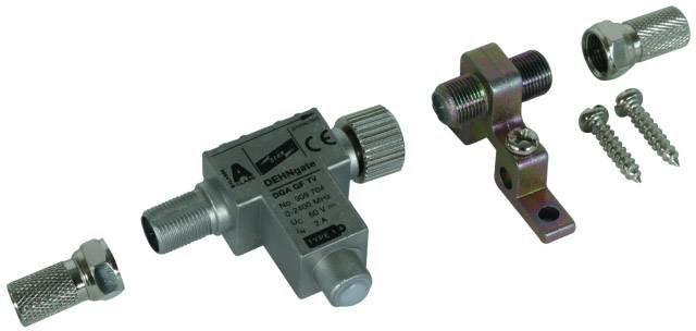 Műholdvevő csatlakozókészlet, amely egy elosztóból, tartóból, két darab F-csatlakozóból és rögzítőcsavarokból áll.