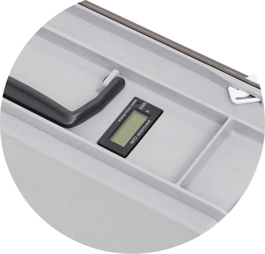 Digitális kijelző egy szürke eszközön, amely kilowattórákat (kWh) mutat. Közvetlenül mellette egy fogantyú látható.