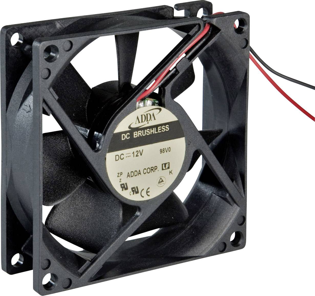 Egy fekete, kefe nélküli ventilátor látható kábelekkel. A címkén az áll: 'DC 12V 88V0 ADDA CORP'.