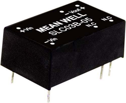 A 'Mean Well SLC03B-05' egy fekete elektromos kompakt átalakító több csatlakozóérintkezővel, amelyet feszültségszabályozásra használnak.
