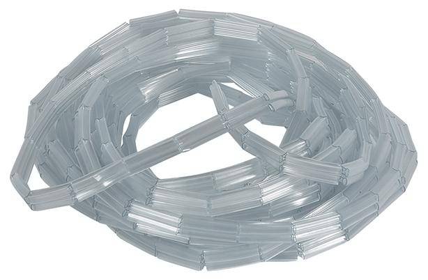 Átlátszó, hullámos műanyag tömlő hurokba rendezve.