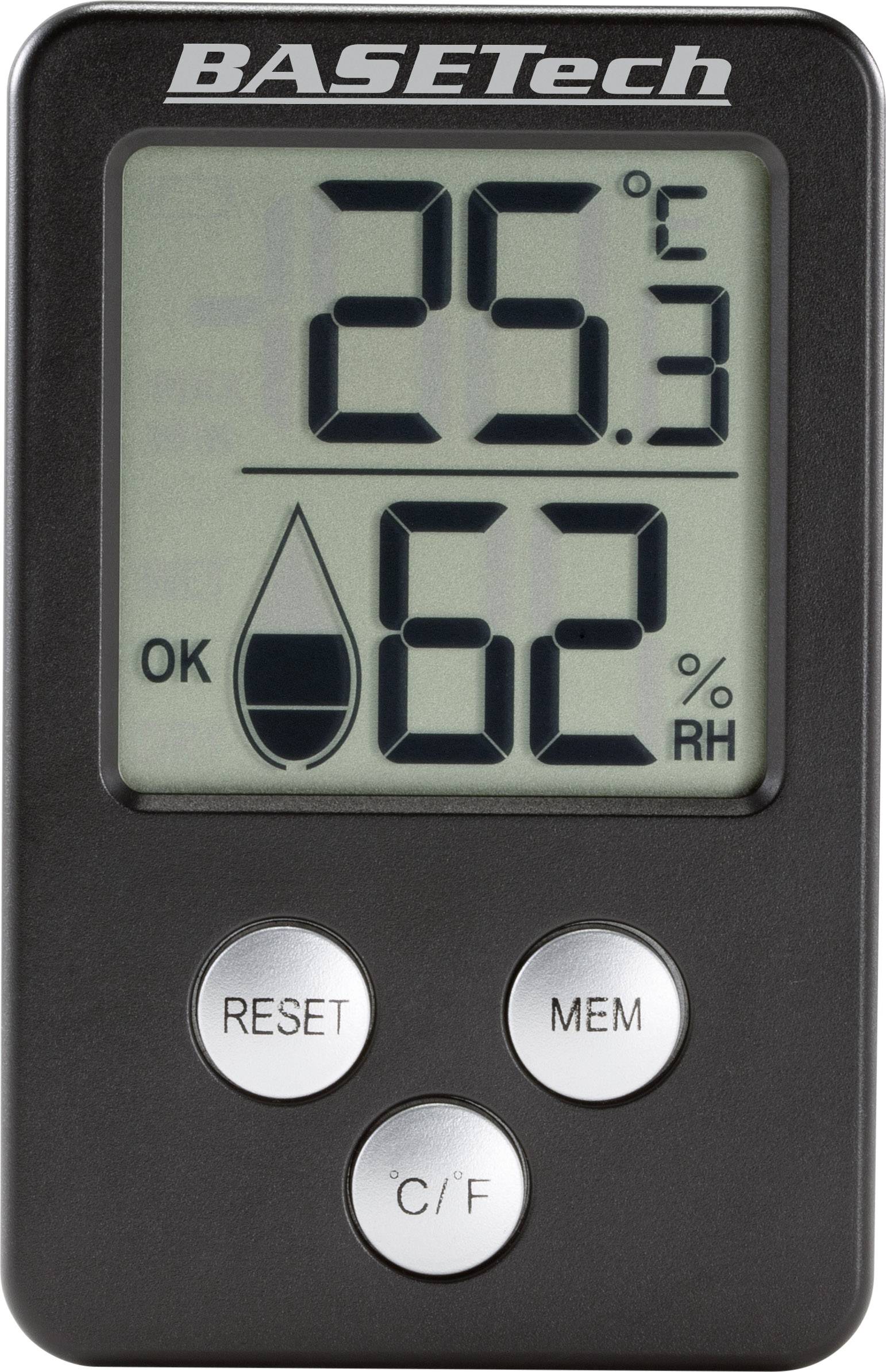 Egy digitális termo-higrométer 25,3°C hőmérsékletet és 62%-os páratartalmat mutat.