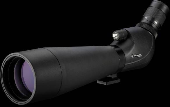 Egy nagy objektívű és oldalsó okulárral rendelkező fekete spektív, fekete háttér előtt. Tökéletes madármegfigyeléshez vagy természetjáráshoz.