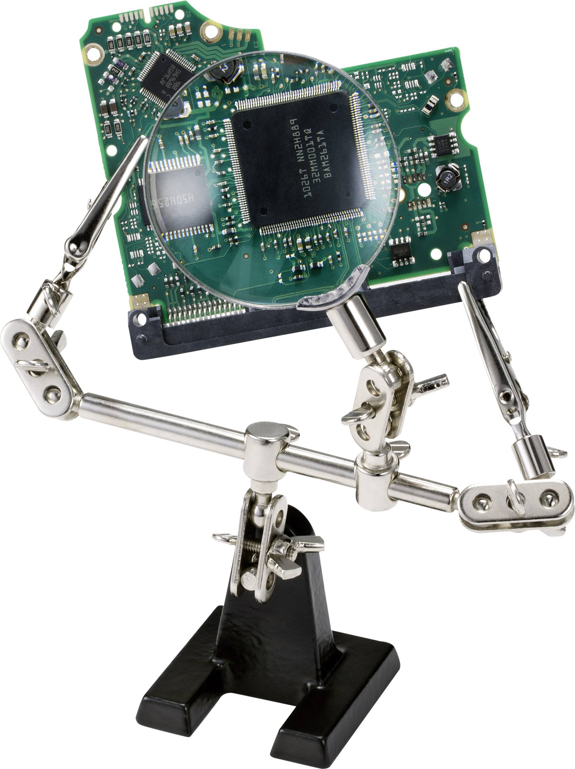 Állítható tartó nagyítóval egy zöld nyomtatott áramkört tart.