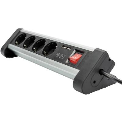 Egy fekete és ezüst elosztó négy dugaljjal, két USB-csatlakozóval és egy piros be/ki kapcsolóval.
