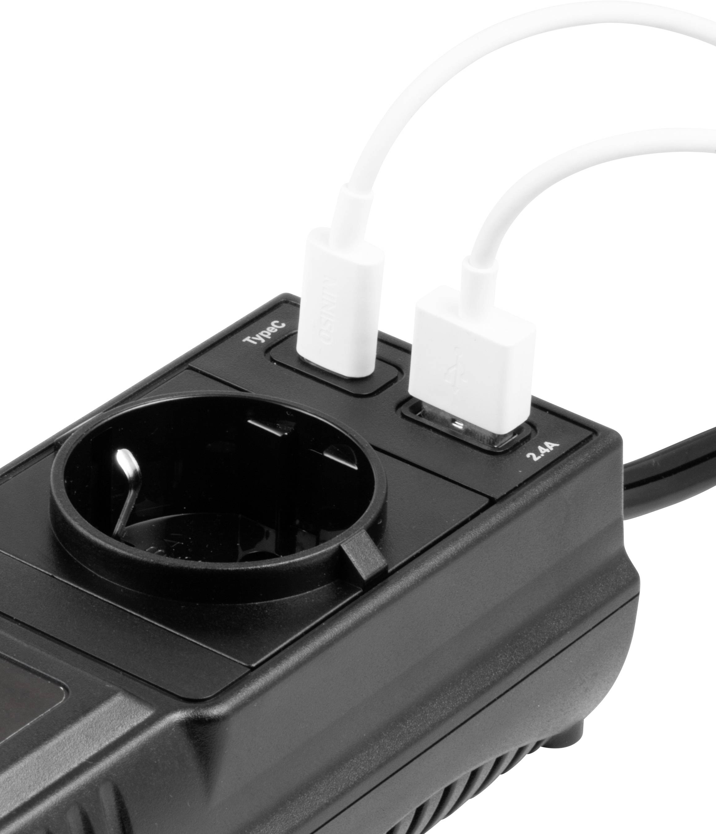 Egy fekete töltő egy csatlakozóaljzattal és két csatlakoztatott fehér USB-kábellel.