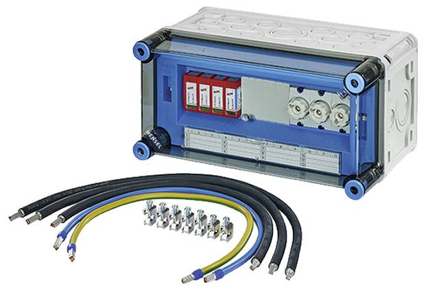 Elektromos csatlakozódoboz több színes kábellel, csatlakozókkal és biztosítékokkal. Alkalmas árelosztásra és telepítésre.