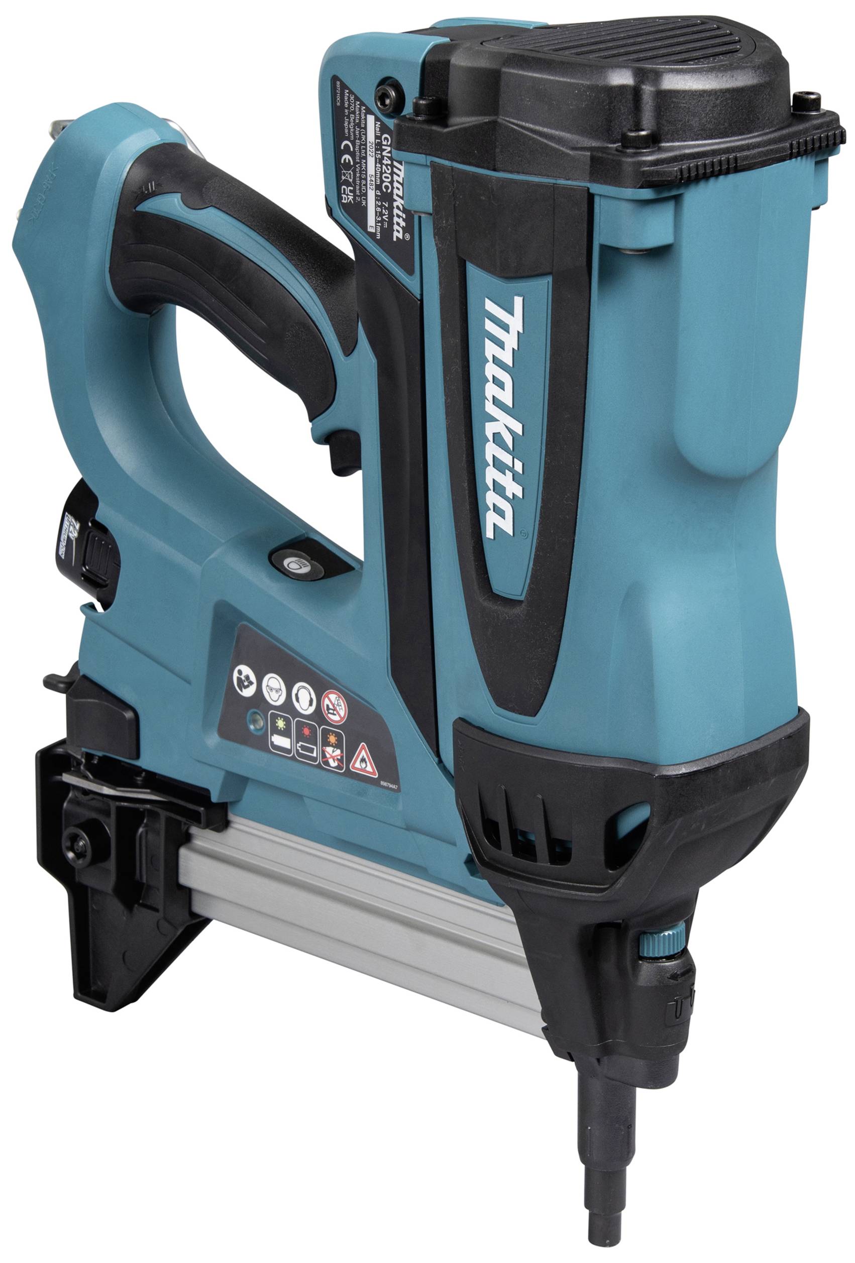 Egy kék, vezeték nélküli szögbelövő fekete markolattal. A márkanév jól láthatóan fel van tüntetve az oldalán. Szerszám fehér háttér előtt.