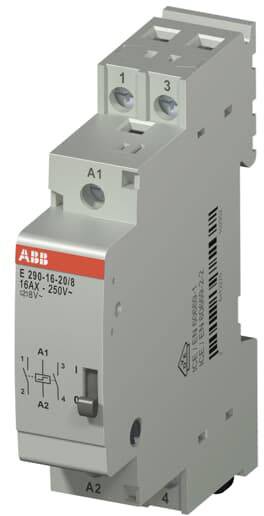 Egy szürke ABB kontaktor modul piros címkével, rajta a felirat 'E 290-16-20/8, 16AX - 250V~'. Elektromos csatlakozások számára kialakított foglalatokkal rendelkezik.