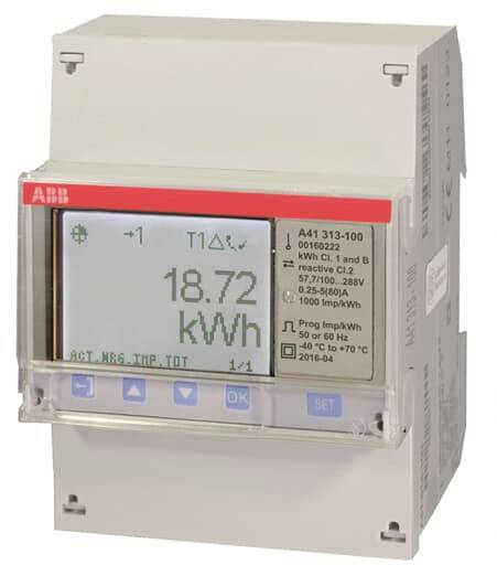 Egy digitális villanyóra '18,72 kWh' fogyasztást mutat a kijelzőjén. Vállalati alkalmazás az áramfogyasztás mérésére.