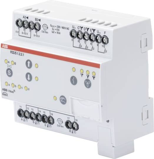 Egy fehér KNX kapcsolóaktor modul több csatlakozókapoccsal és felirattal, amelyet házi automatizálási rendszerekbe történő telepítésre szántak.