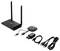 WLAN-router két antennával, egy vevőkészülék, egy tápegység és különféle kábelek. Egy vezeték nélküli átviteli rendszer összetevői.