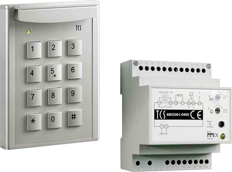 Belépésvezérlő rendszer billentyűzettel és vezérlőegységgel. A billentyűzet számozott gombokkal és zöld jelzőfénnyel rendelkezik. A vezérlőegység csatlakozókat mutat.