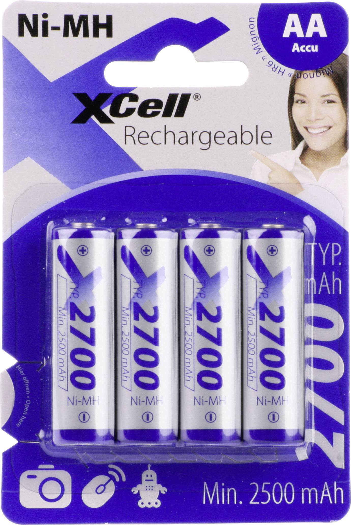 Négy darab újratölthető AA Ni-MH akkumulátor 2700 mAh kapacitással a csomagolásban. Jobb felül egy mosolygó személy képe látható.