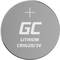 Ezüst színű lithium gombelem, amelybe be van nyomva a következő szöveg: 'GC Lithium CR1620/3V' és egy pluszjel.