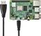 Egy Raspberry Pi 4 modell látható csatlakozókkal és foglalatokkal. Baloldalt egy HDMI-kábel látható, amely csatlakoztatva van a mini-számítógéphez.