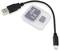 USB-kábel egy mikroSD-kártya mellett, amelyet egy adapterbe helyeztek. A mikroSD-kártya 8 GB kapacitású és egy átlátszó adapterbe illeszkedik.