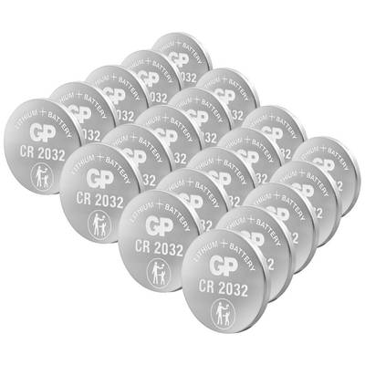 Több egymásra rakott GP Ultra+ Lithium CR2032 gombelem-akkumulátor szürke árnyalatban fehér háttér előtt.