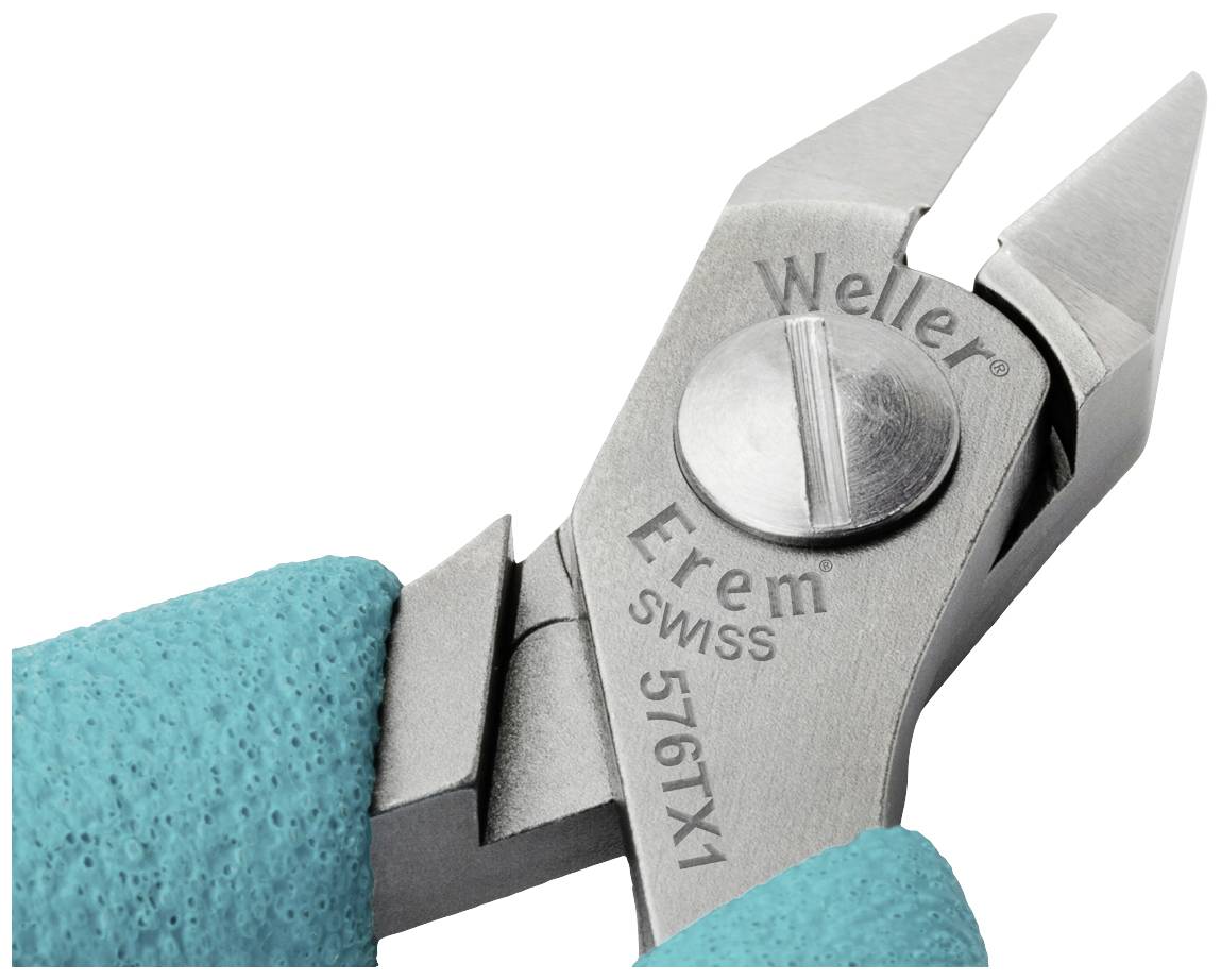 Kis precíziós félfogó fém anyagból, türkizkék fogantyúkkal. 'Weller Erem Swiss 576TX1' jelöléssel ellátva. Alkalmas finom munkálatokhoz.