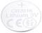 Kerek ezüst elem „CR2016 Lithium 3V" felirattal és CE jelöléssel. Szimbólummal figyelmeztet a gyermekek általi lenyelés veszélyére.